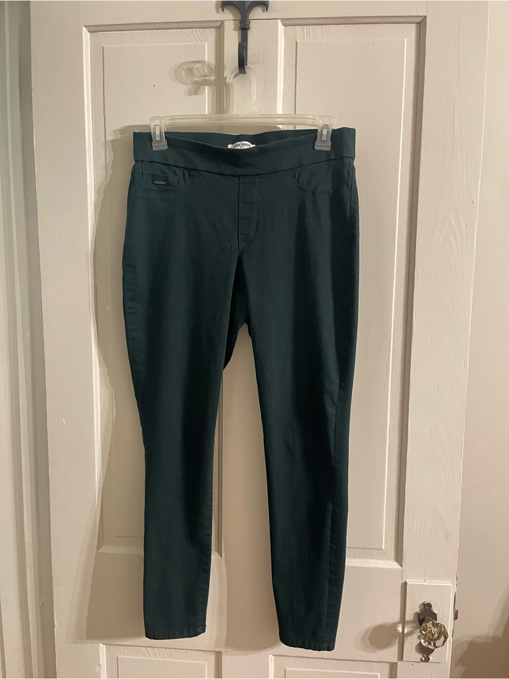 Nine West emerald green pull on skinny jeans